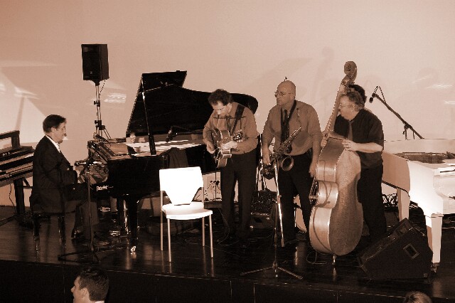min 2006 12 16 beaune boogie 359 sepia